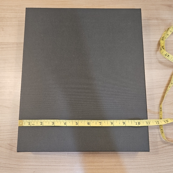 Plaza de Toro Cristian Lacroix empty scarf box with picture inside - Picture 4 of 6